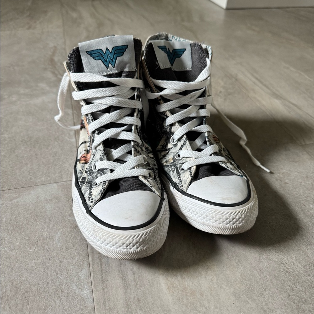 Wonder Woman Converse High-Top Sneakers